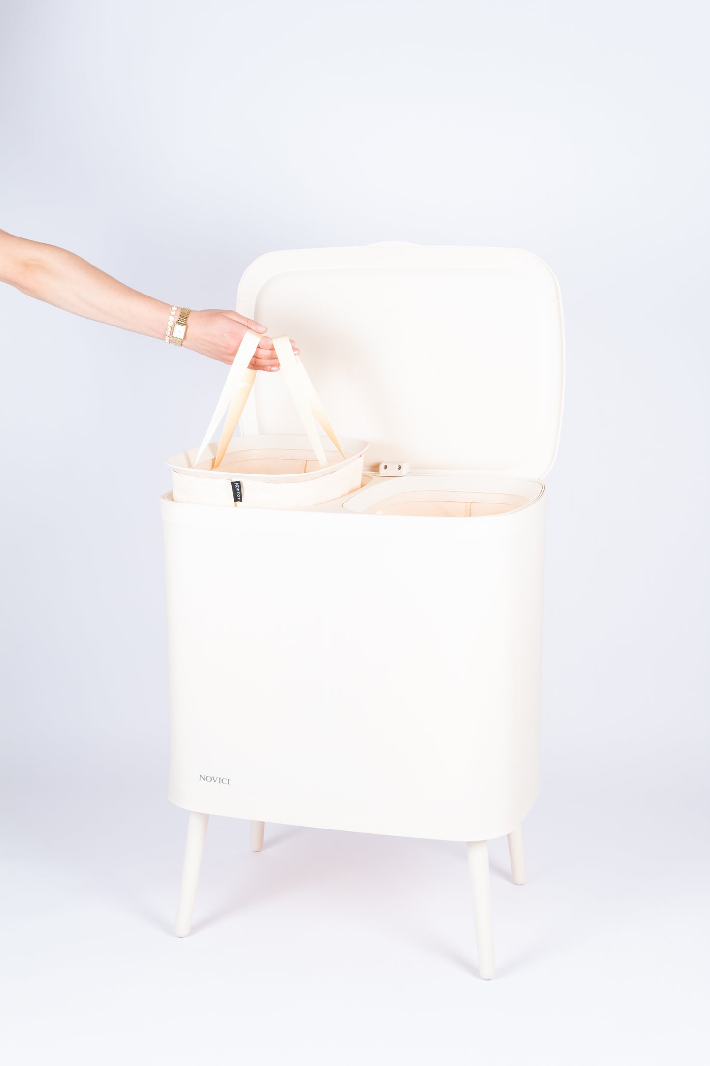 Aura Wasmand - Stijlvol design voor een opgeruimd huis